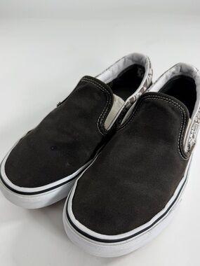 Skater Streetwear Vans Classic Slip-On Logo Trim Canvas Sneakers Men’s 7 W8.5